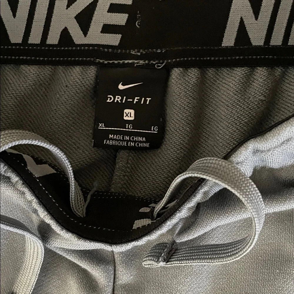 Nike boys Dri-Fit Charcoal Gray & white sweatpants